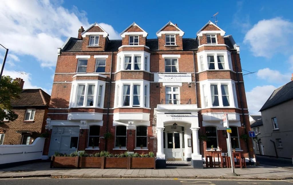 Kew Gardens Hotel - 292 Sandycombe Road, Londra