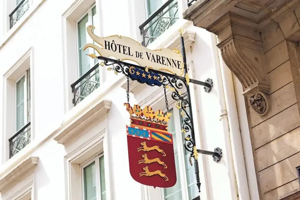Hotel De Varenne - 44 Rue de Bourgogne, Parigi