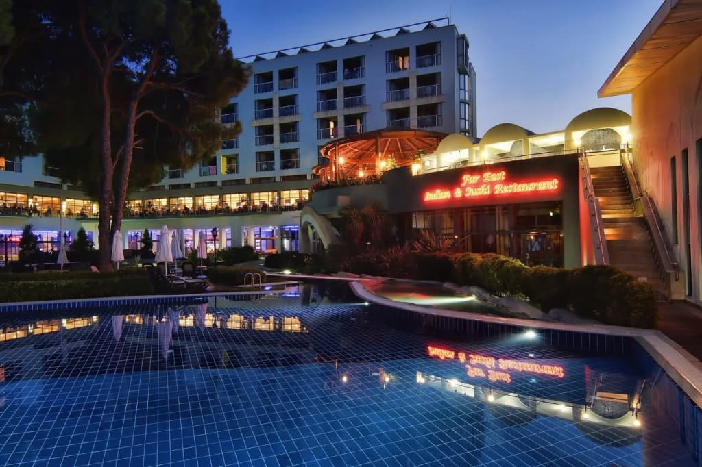 Limak Atlantis De Luxe Hotel & Resort - Belek Mahallesi Kongre Caddesi No:12/A , Belek