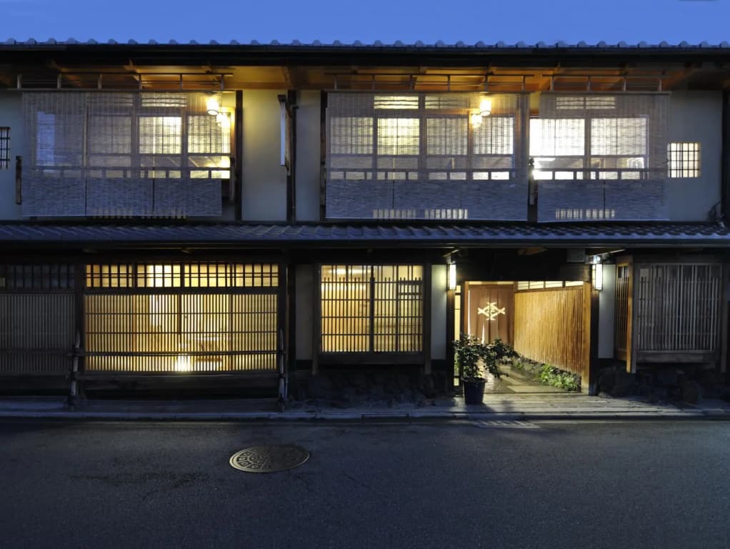 Traditional Kyoto Inn serving Kyoto cuisine IZUYASU - 272 Sasaya-cho, Kyoto