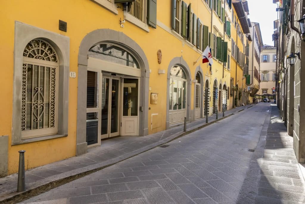 Art Atelier - Via dell'Amorino, 20 red, Firenze
