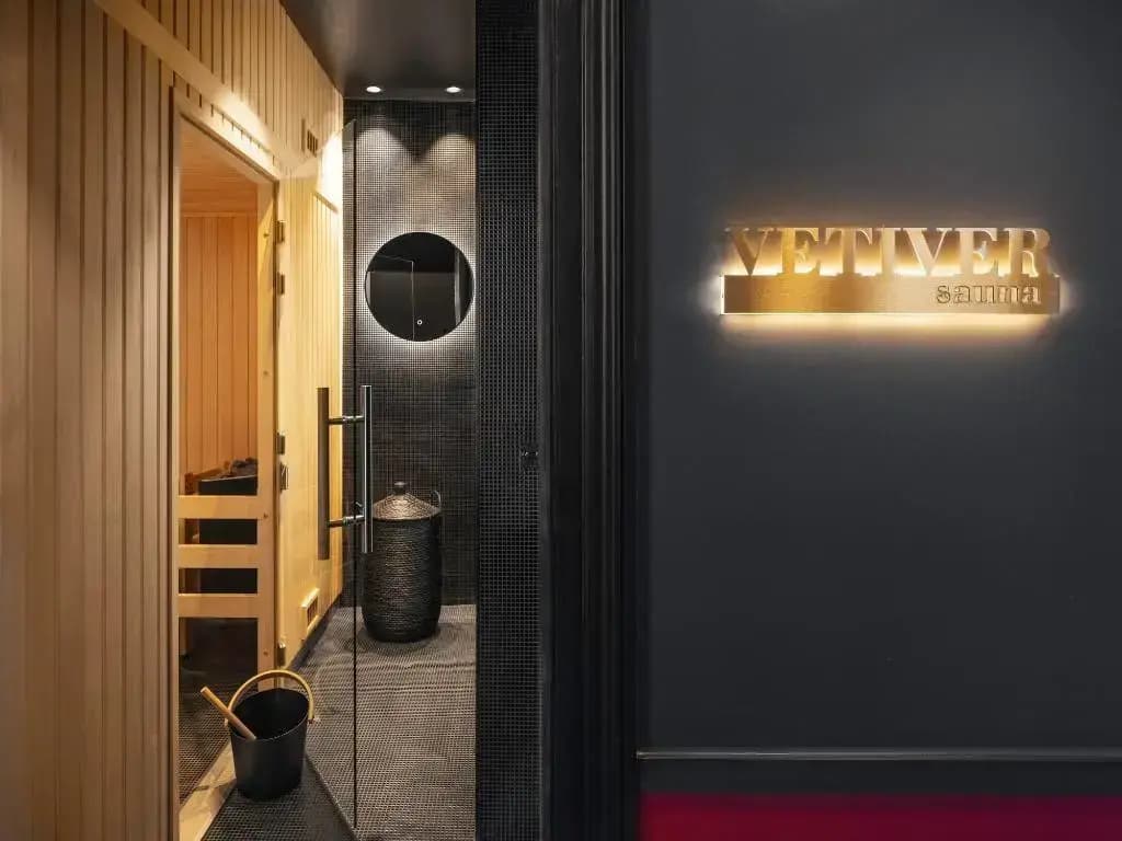 Dandy Hotel - 86 Rue Saint Denis, Parigi