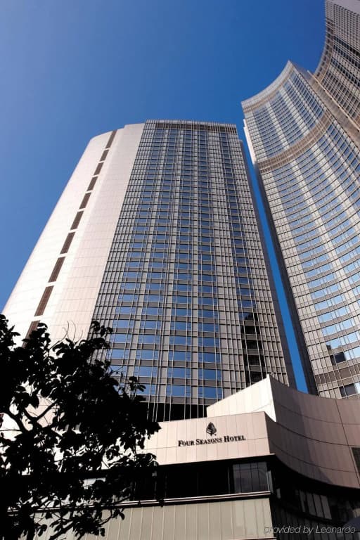 Four Seasons Hotel Hong Kong - 8 Finance Street, Hong Kong