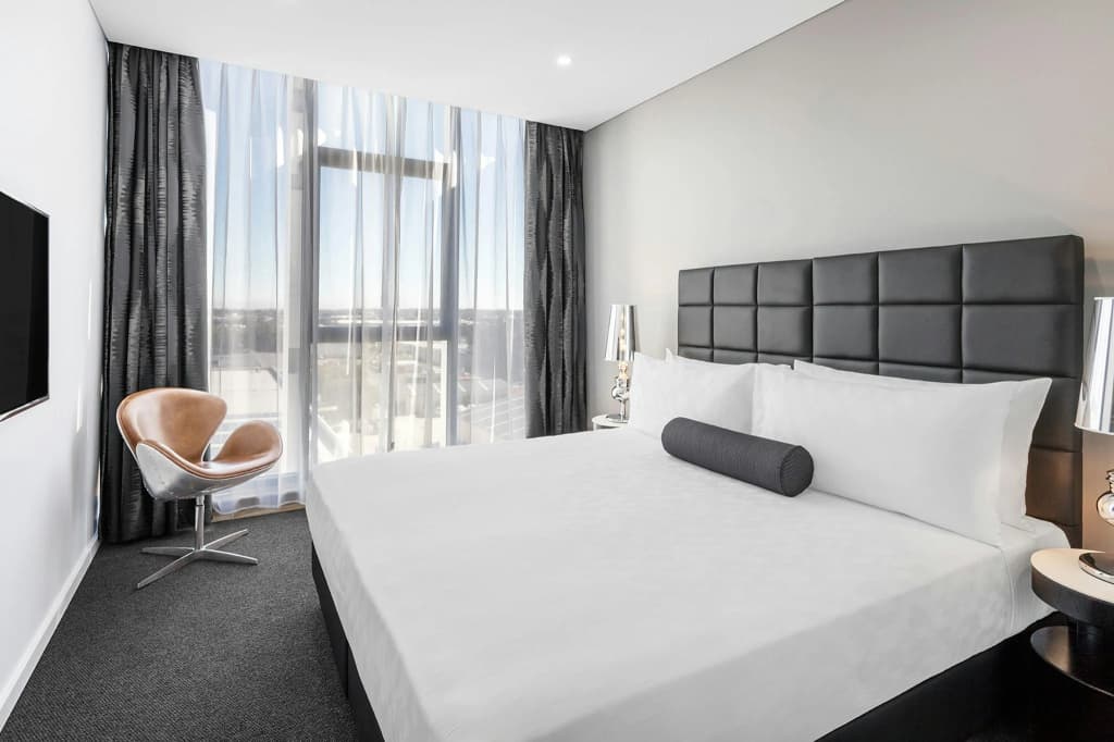 Meriton Suites Mascot Central - 8 Jackson Drive, Sydney