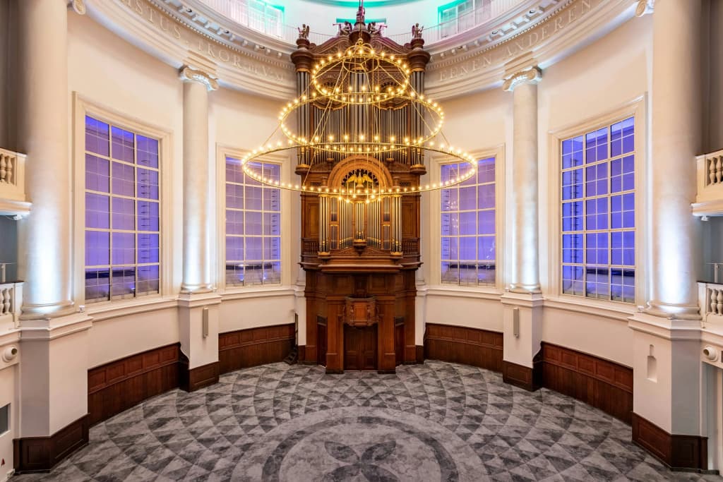 Renaissance Amsterdam Hotel - Kattengat 1, Amsterdam