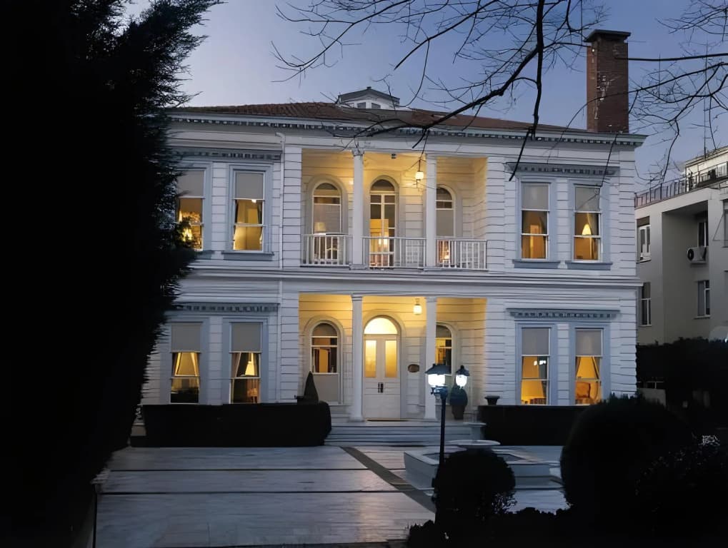 Bosphorus Palace Hotel - Special Class - Yaliboyu Caddesi 64, Istanbul