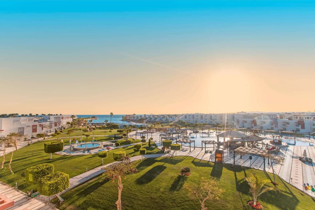 SUNRISE Crystal Bay Resort - Grand Select - KM 19 Hurghada-Safaga Road, Hurghada