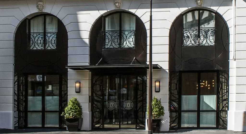 Le Tsuba Hotel - 45 rue des Acacias, Parigi