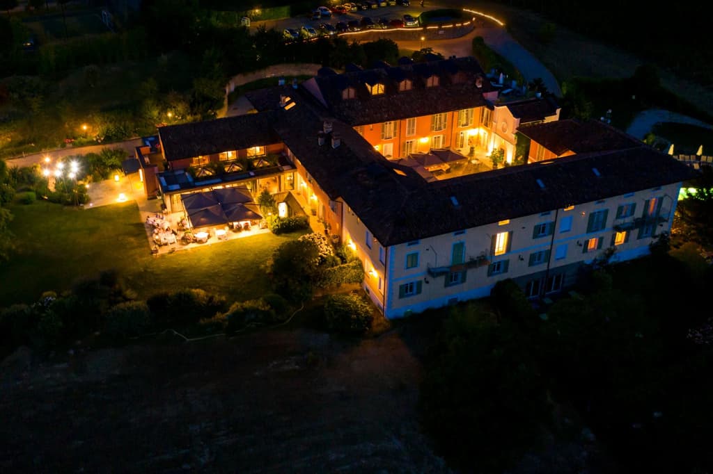 Relais Villa D'Amelia - Loc. Manera, 1, Benevello