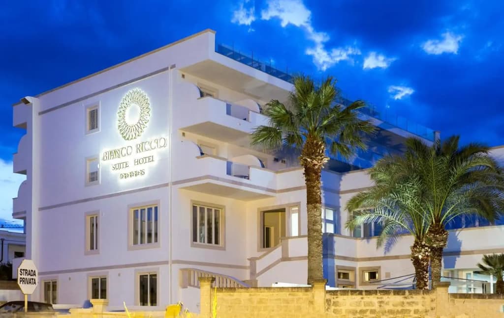 Bianco Riccio Suite Hotel - Via degli Scavi 4, Fasano