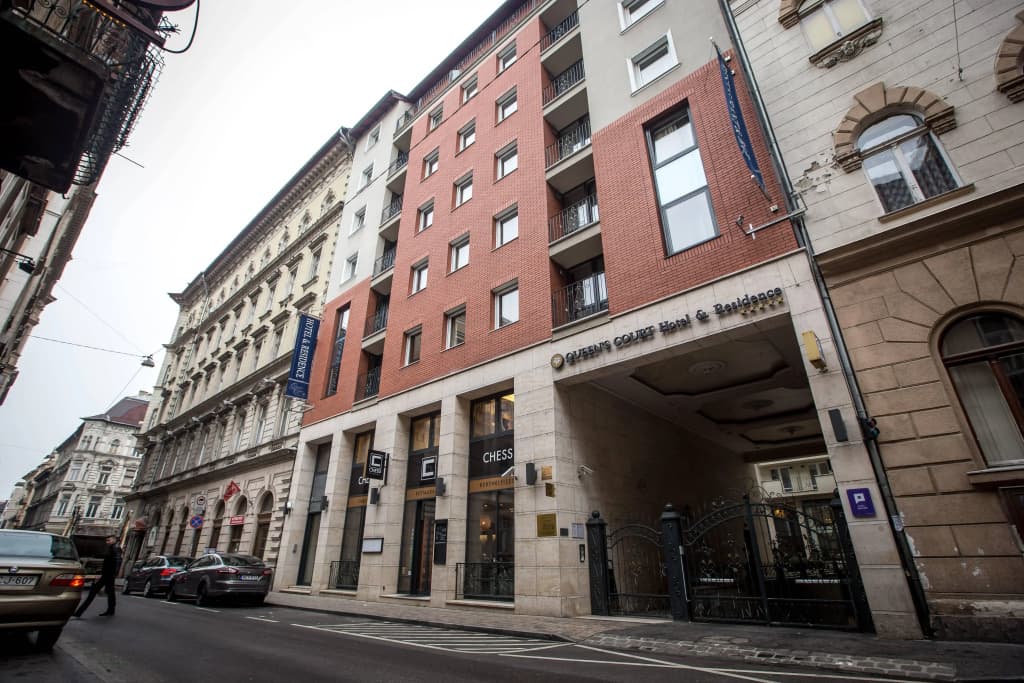 Queen's Court Hotel & Residence - Dob Utca 63, Budapest