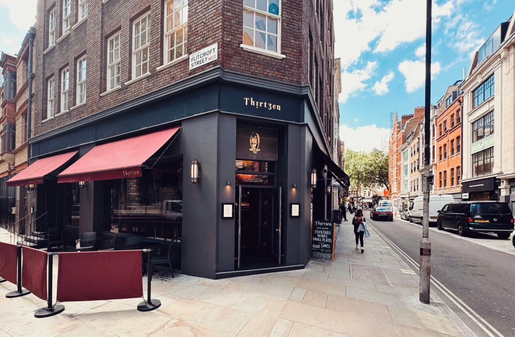 Chateau Denmark London - Charing Cross Road, Outernet Place, Londra