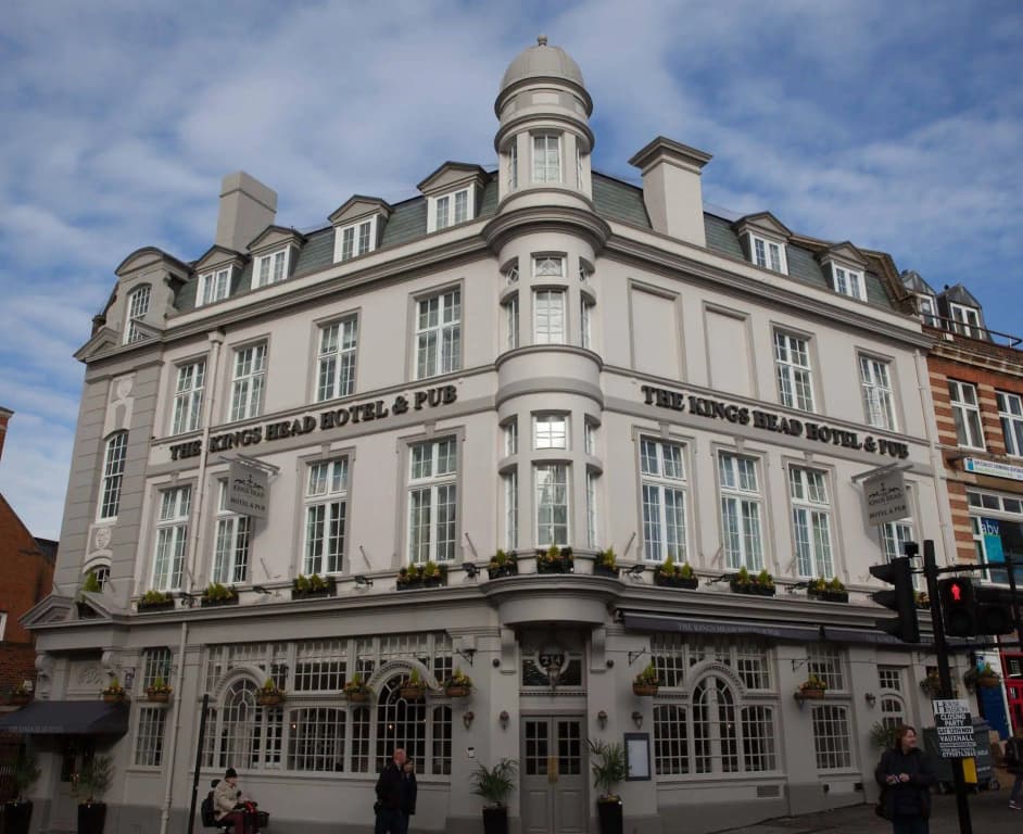 The Kings Head Hotel - 214 High Street, Acton, Londra