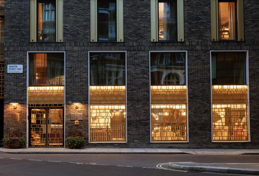 The Guardsman Hotel and Residences - 1 Vandon Street, Londra