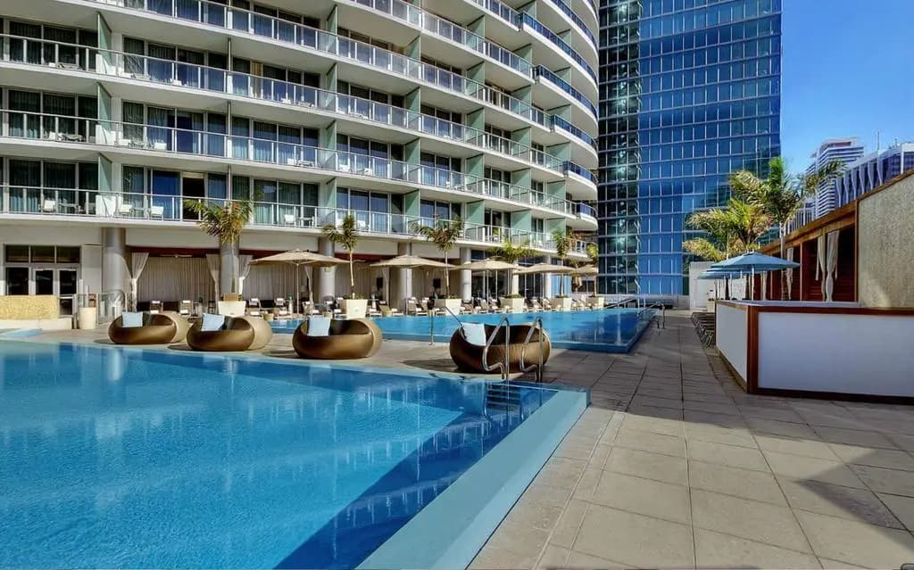 Kimpton EPIC Hotel by IHG - 270 Biscayne Blvd Way, Miami