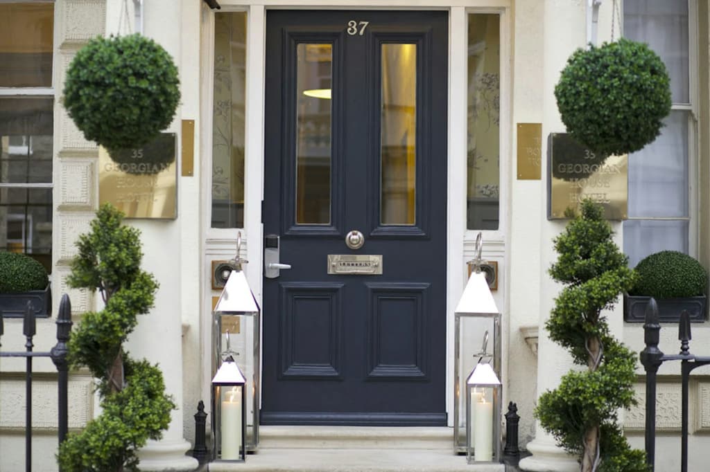 Georgian House Hotel - 35 - 39 St George's Drive, Londra