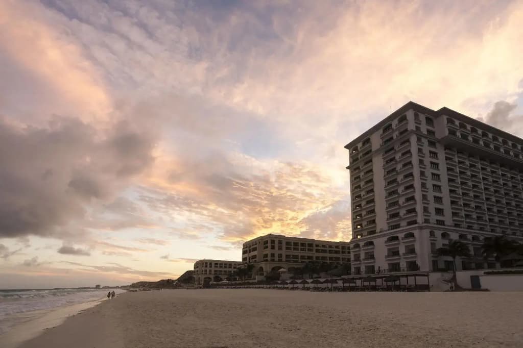 JW Marriott Cancun Resort & Spa - Blvd. Kukulcan, Km 14.5, Lote 40-A, Cancún
