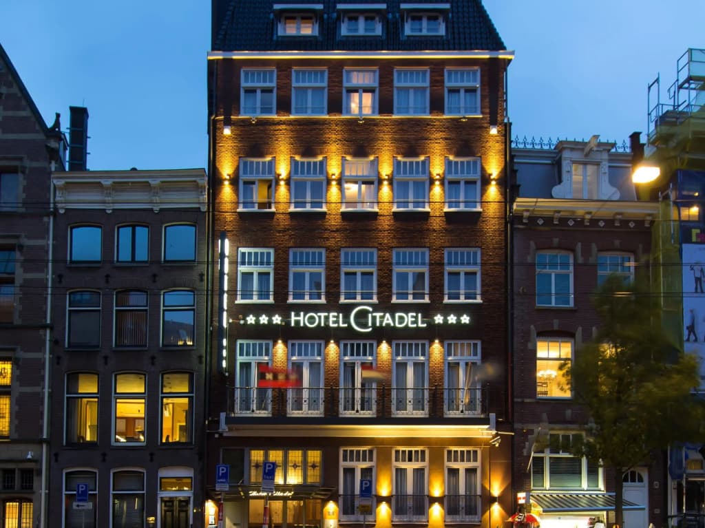 The Highlander - Nieuwezijdsvoorburgwal 98-100, Amsterdam