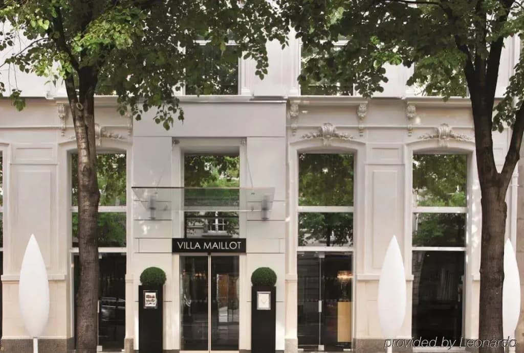 Hotel Etoile Maillot - 143 Avenue De Malakoff, Parigi
