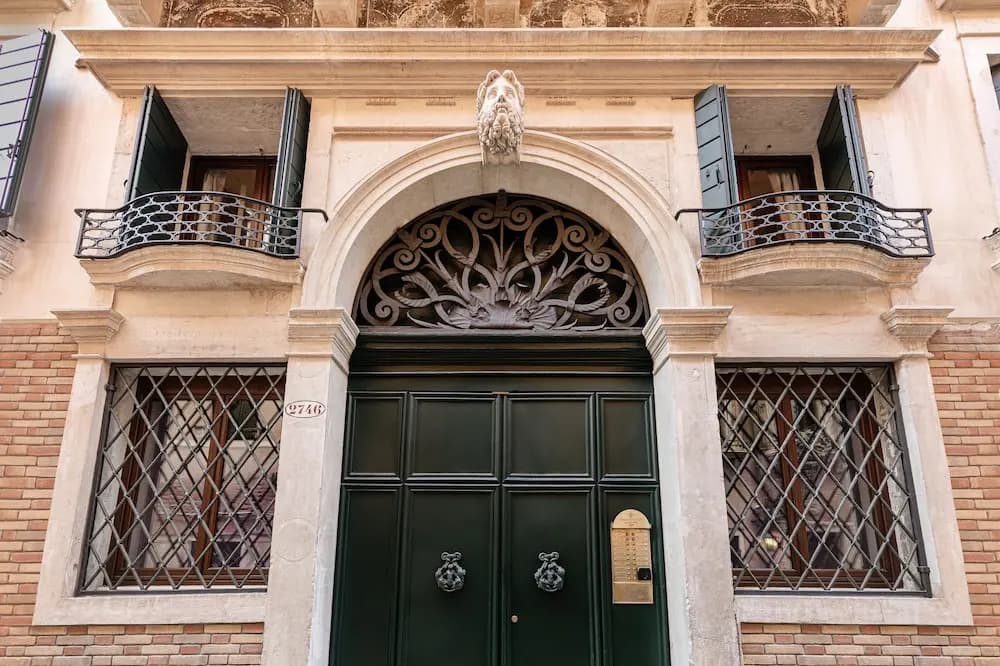 Palazzo Dei Fiori By Room Mate - Calle del Dose da Ponte, 2746, Venezia