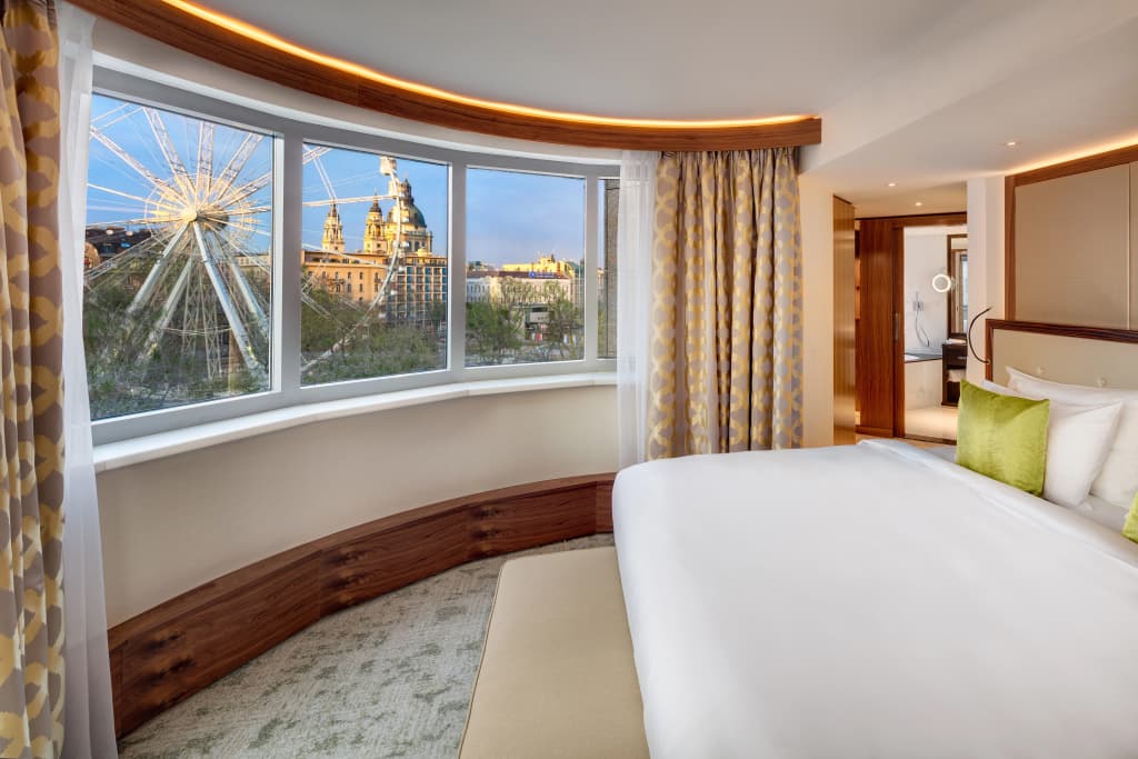 Kempinski Hotel Corvinus Budapest - Erzsébet Tér 7-8, Budapest