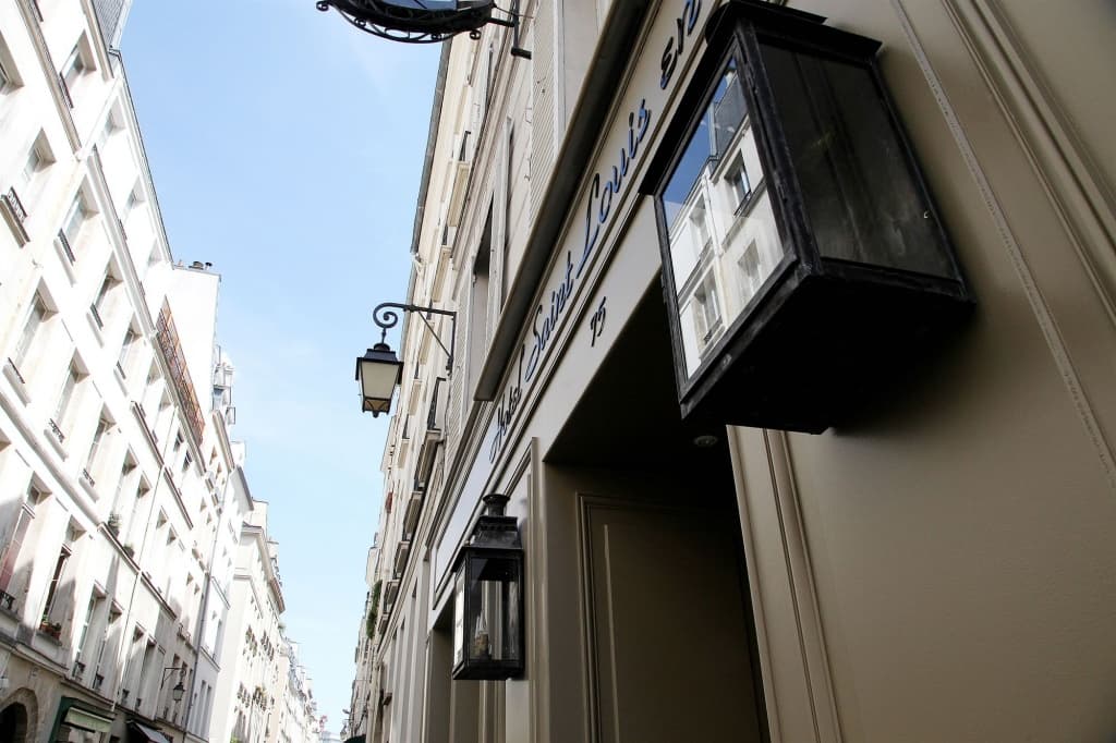 Hotel Saint-Louis en L'Isle - Notre-Dame - 75 rue Saint-Louis en l'ile, Parigi