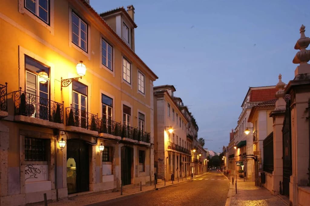 Palacio Ramalhete - Rua Das Janelas Verdes 92, Lisbona