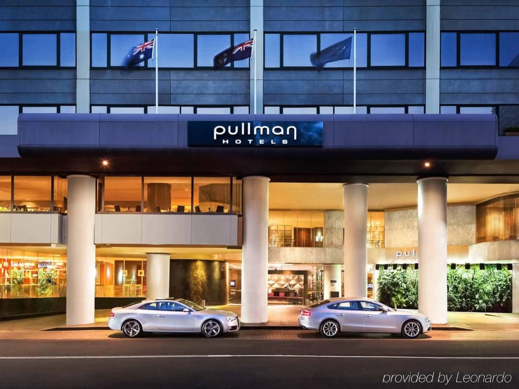 Pullman Sydney Hyde Park - 36 College Street, Sydney