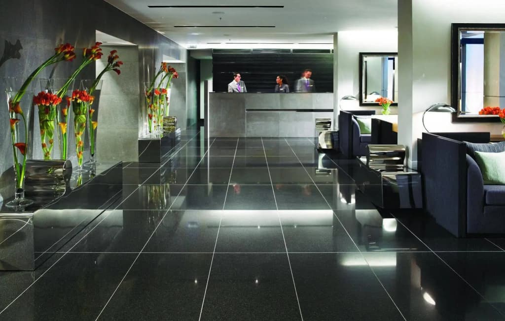 Grosvenor House Suites - Park Lane, (corner of Mount Street), Londra