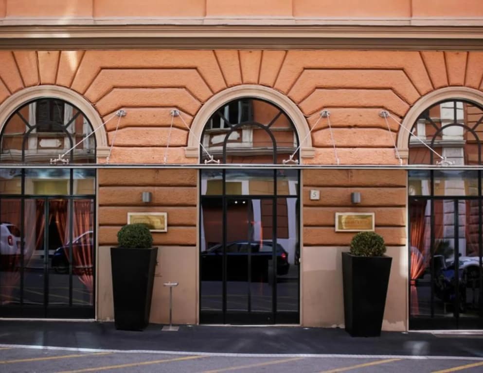 c-hotels Fiume - Via Brescia 5, Roma