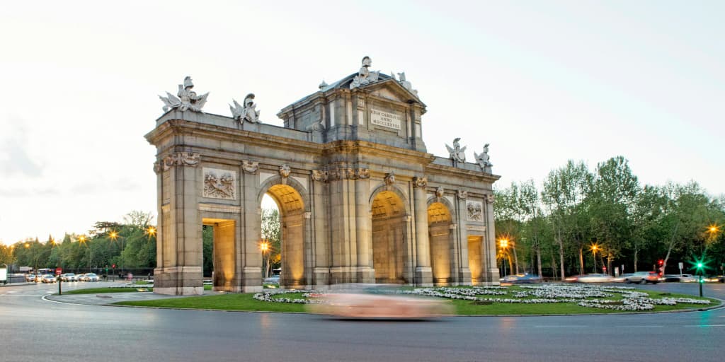 Hospes Puerta de Alcalá, a Member of Design Hotels - Plaza de la Independencia 3, Madrid