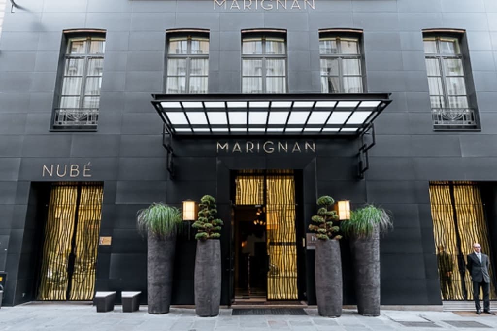 Hotel Marignan Champs - Elysées - 12 Rue De Marignan, Parigi