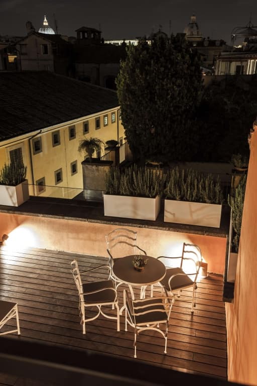 DOM Hotel - via Giulia, 131, Roma