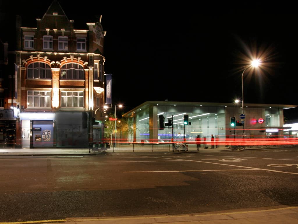 W12 Rooms - 54 Uxbridge Road, Londra