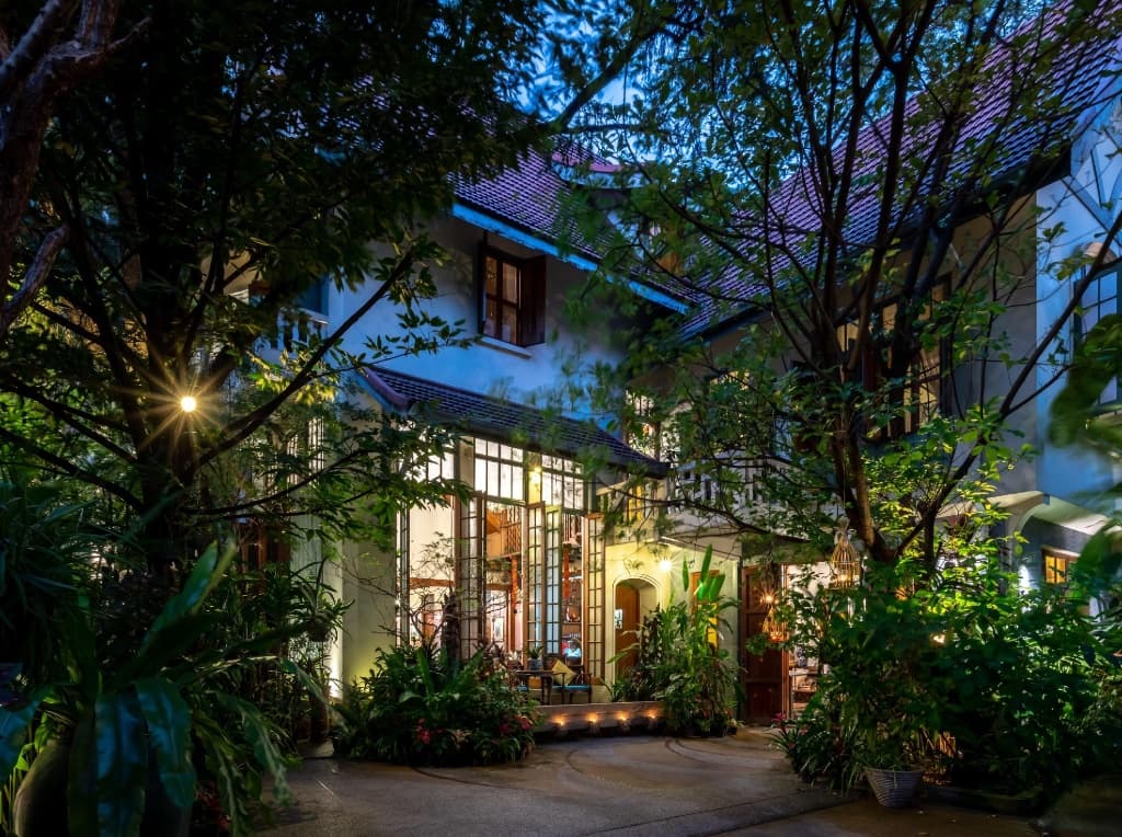 Ariyasomvilla - 65 Sukhumvit Soi 1, Bangkok