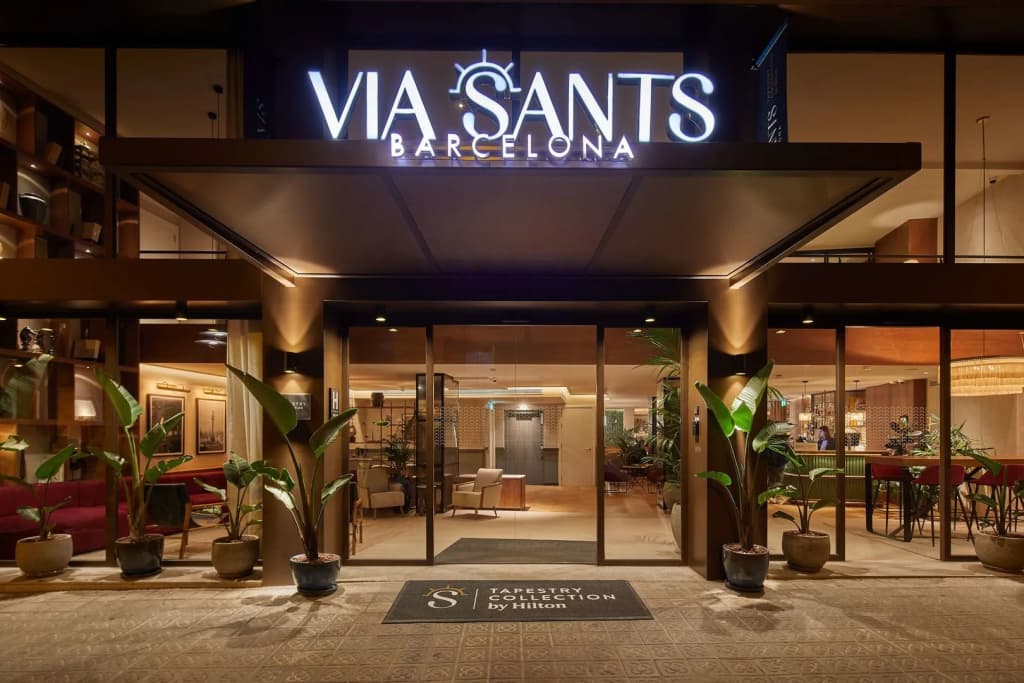 Via Sants Hotel Barcelona, Tapestry Collection by Hilton - Calle Nicaragua 5 - 7, Barcellona
