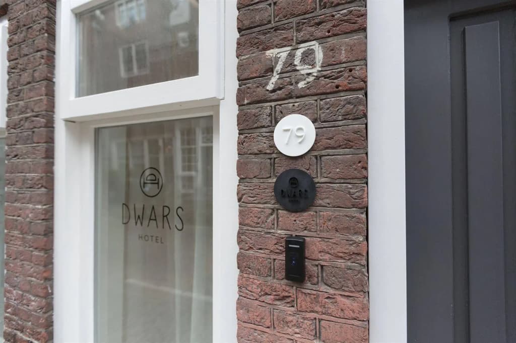 Hotel Dwars - Utrechtsedwarsstraat 79, Amsterdam
