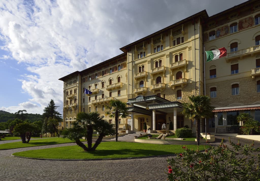 Palazzo Fiuggi Hotel - Via Dei Villini 34, Fiuggi