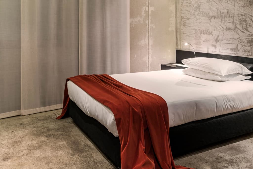 STRAF Hotel&bar - Via San Raffaele 3, Milano