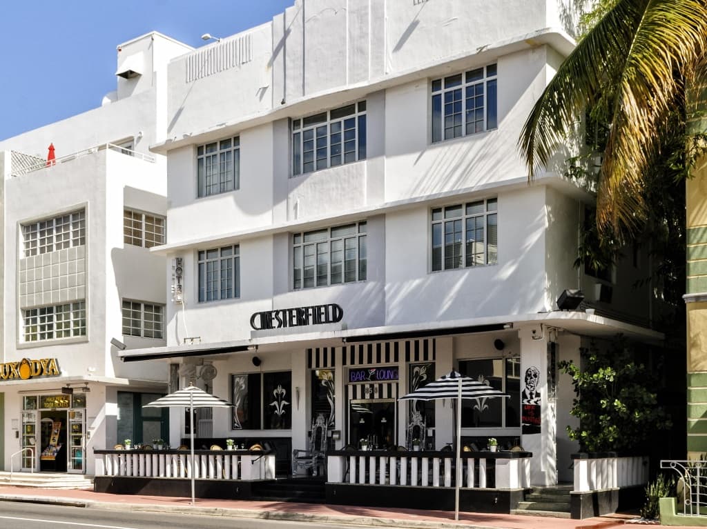 Chesterfield Hotel & Suites - 855 Collins Avenue, Miami Beach