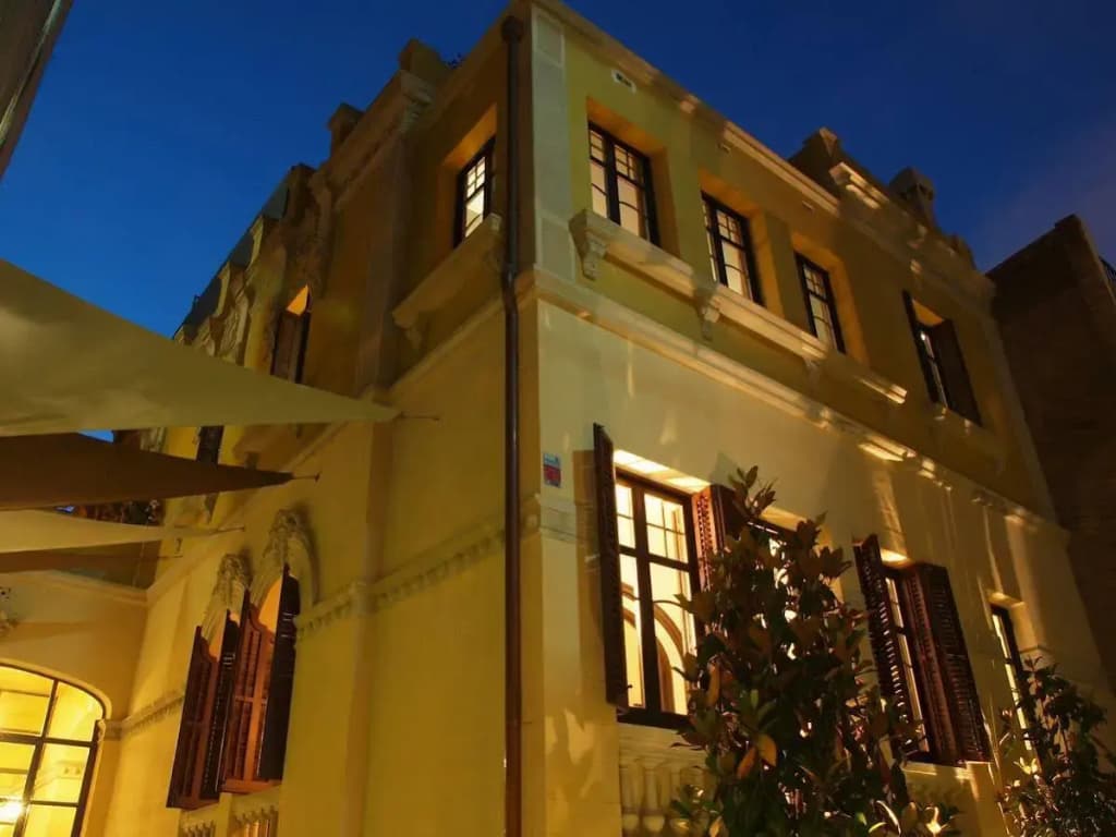 Sonder Le Palacete - Carrer Legalitat, 10, Barcellona