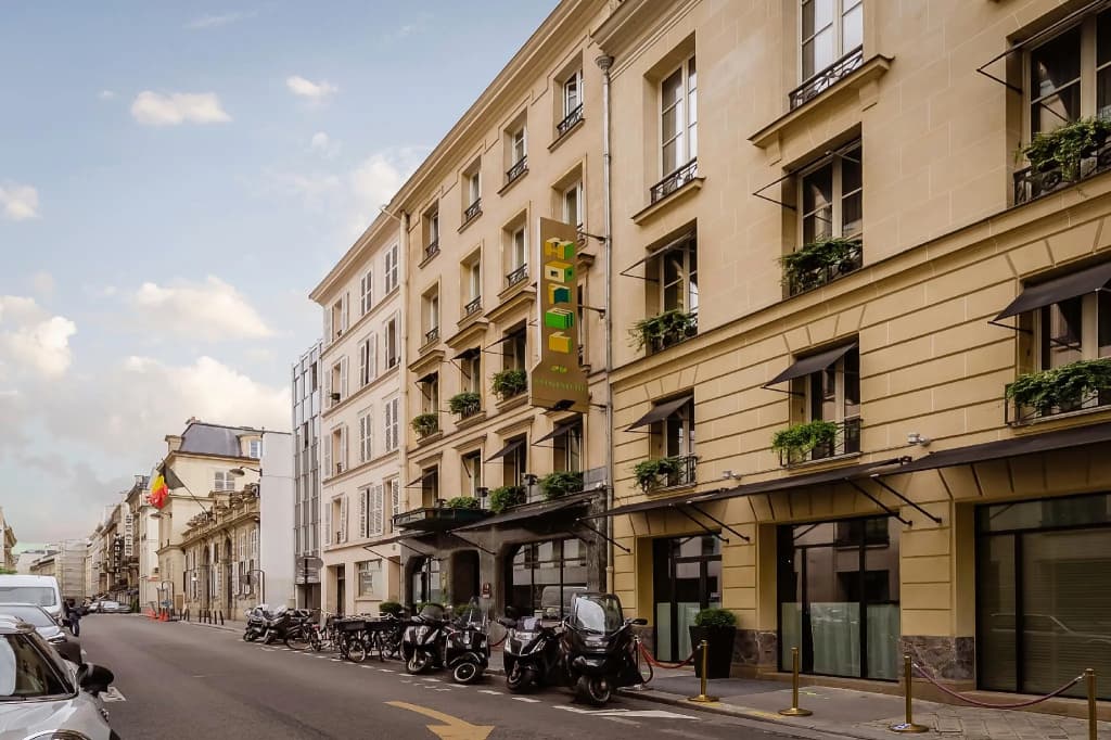 Maison Honnel Hotel - 31 Rue De Surene, Parigi