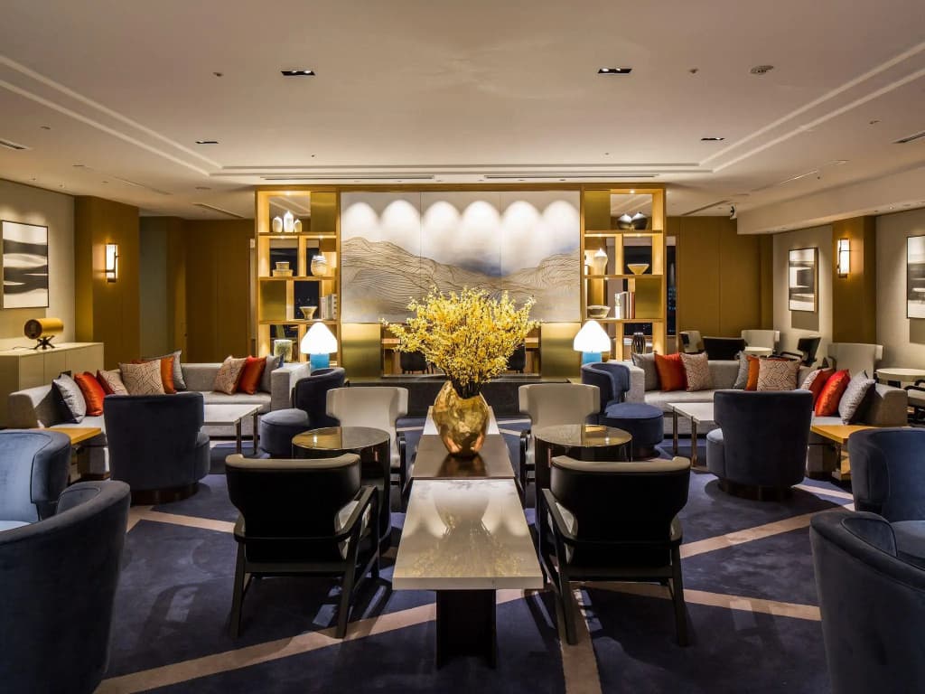 Keio Plaza Hotel Tokyo Premier Grand - 2-2-1 Nishi-shinjuku, Tokyo