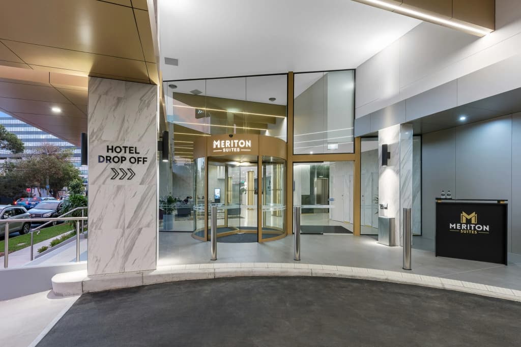 Meriton Suites Sydney Airport - 200 Coward Street, Sydney