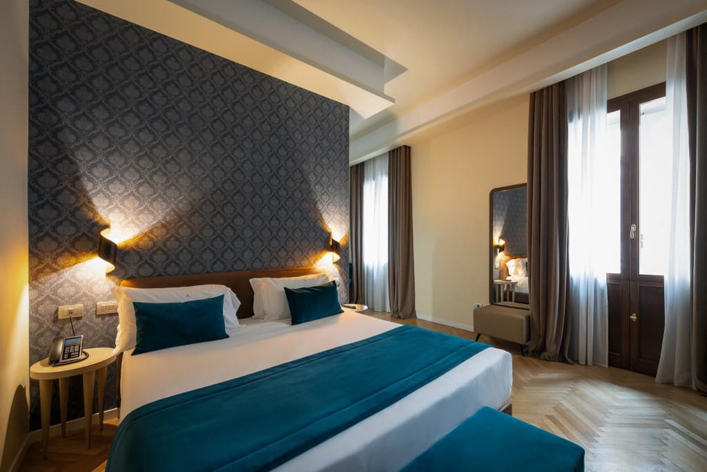 Hotel Caravita - Via del Caravita 5, Roma