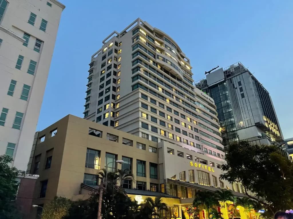 Sofitel Saigon Plaza - 17 Le Duan Boulevard, Ho Chi Minh