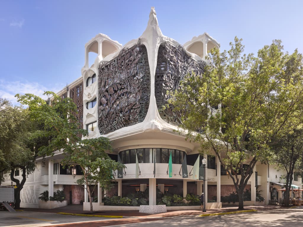 Mayfair House Hotel & Garden - 3000 Florida Avenue, Miami