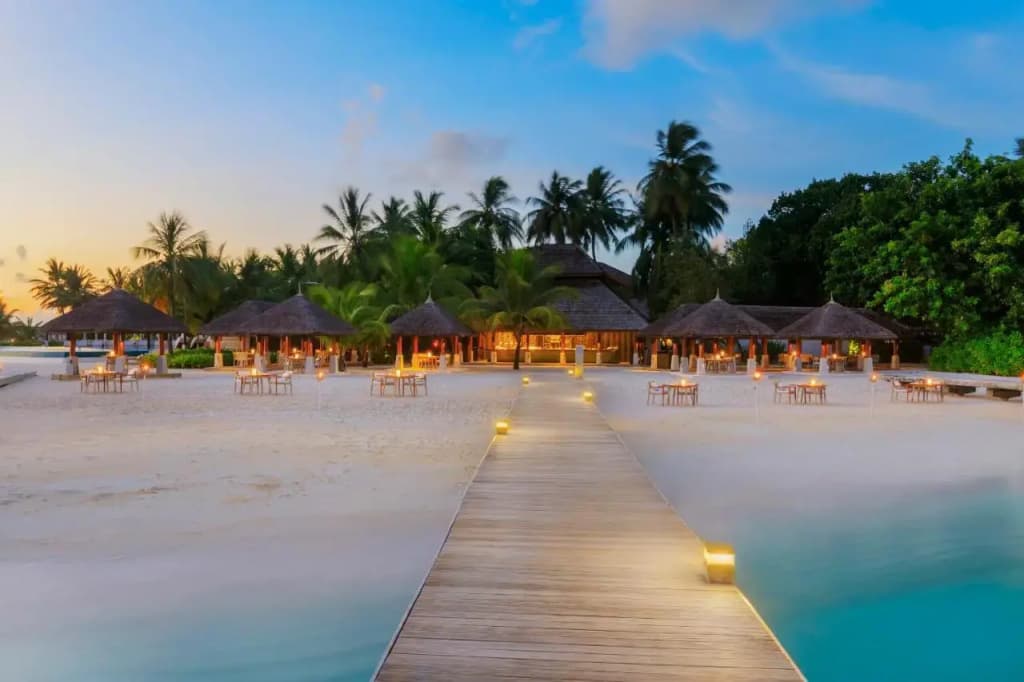 Niva Velassaru Maldives Hotel - Orchid Magu 39, Velassaru Island