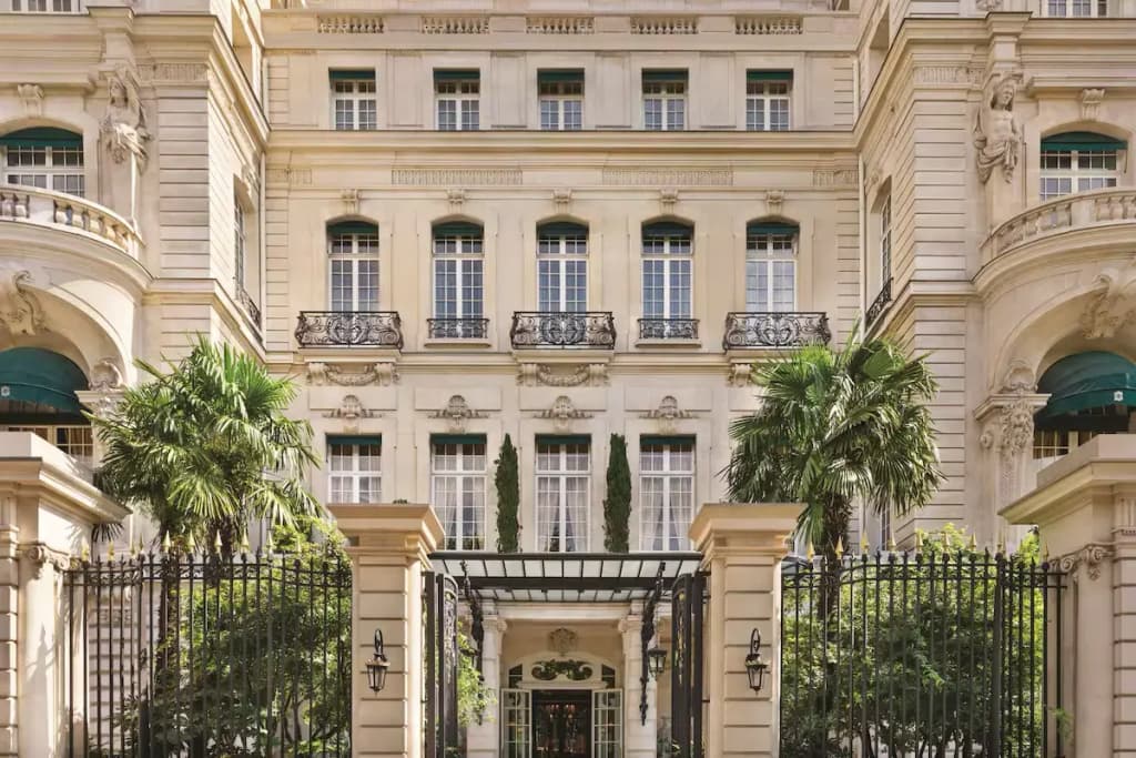 Shangri-La Paris Hotel - Avenue d'Iena 10, Parigi