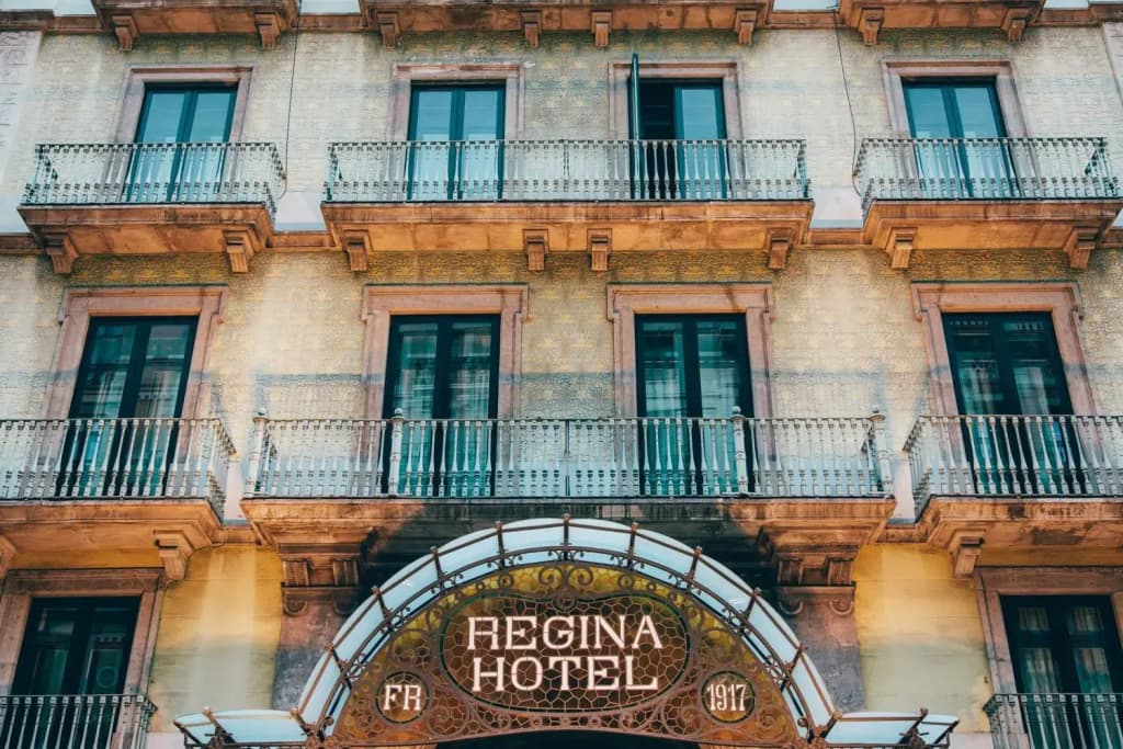 Hotel Regina Barcelona - Carrer Bergara 4, Barcellona
